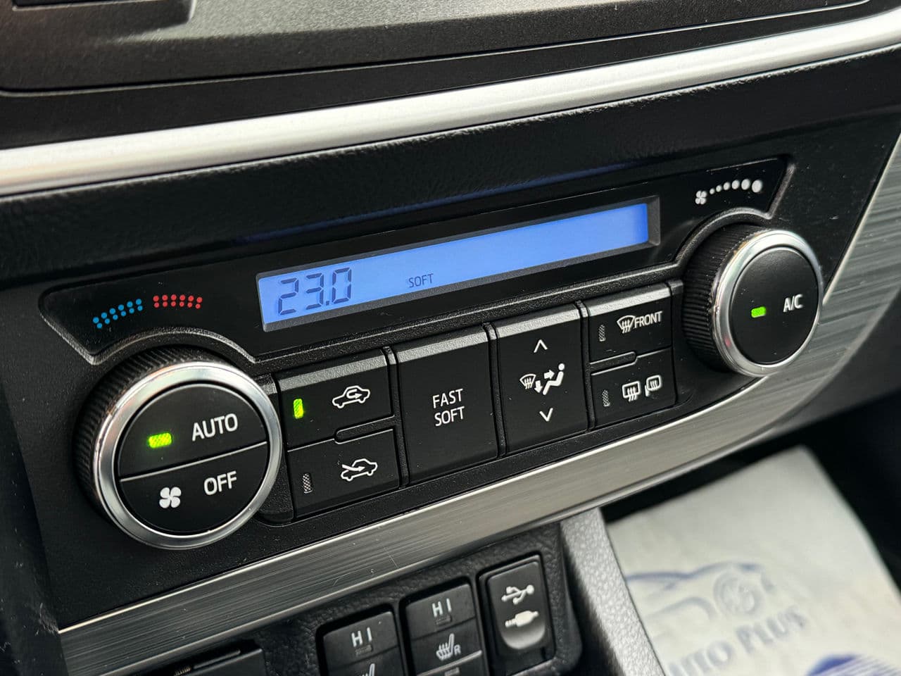 Toyota Auris 2013 — Миниатюра 11