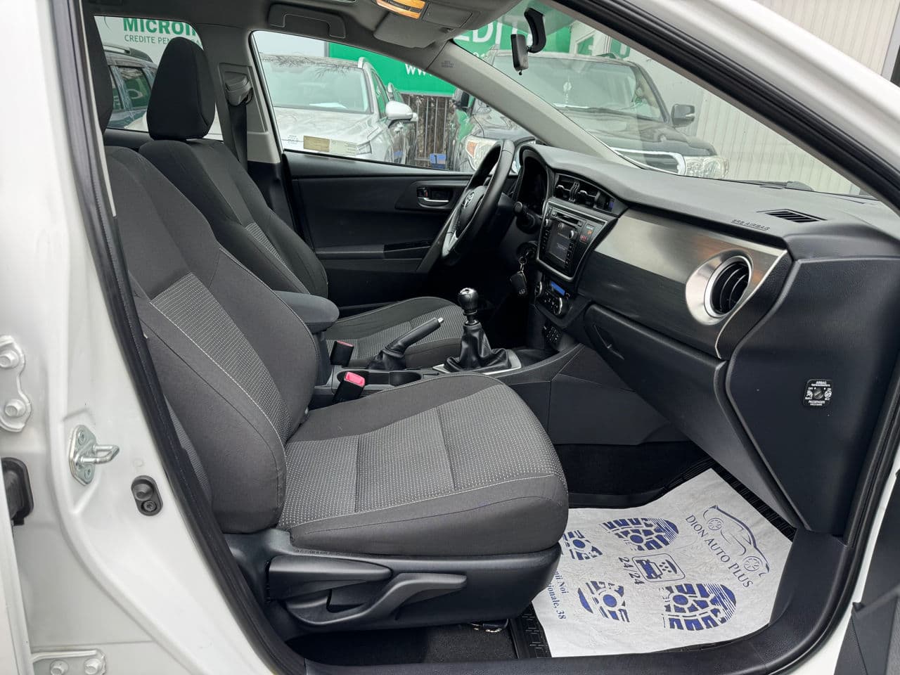 Toyota Auris 2013 — Миниатюра 5
