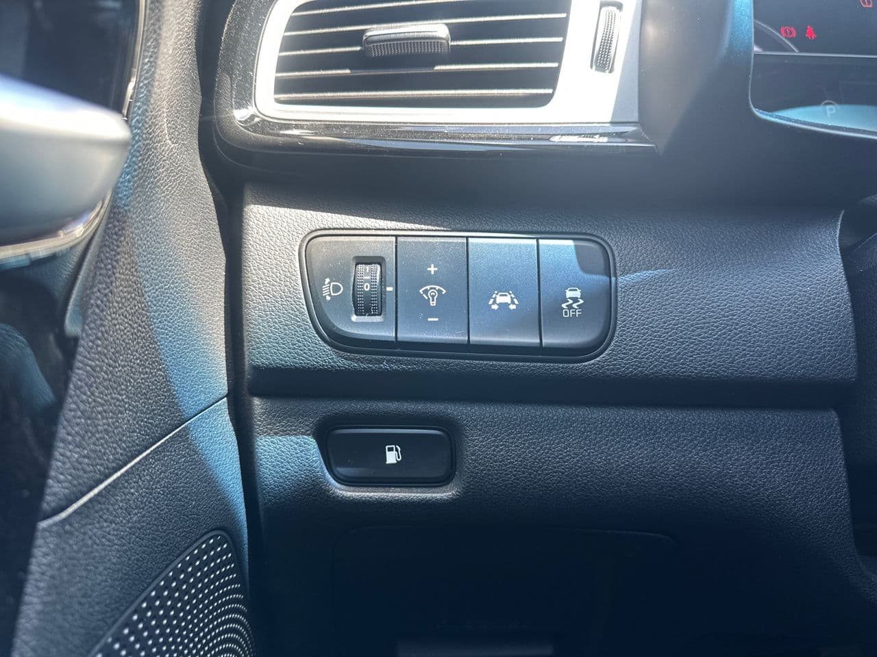 Kia Niro 2016 — Миниатюра 10