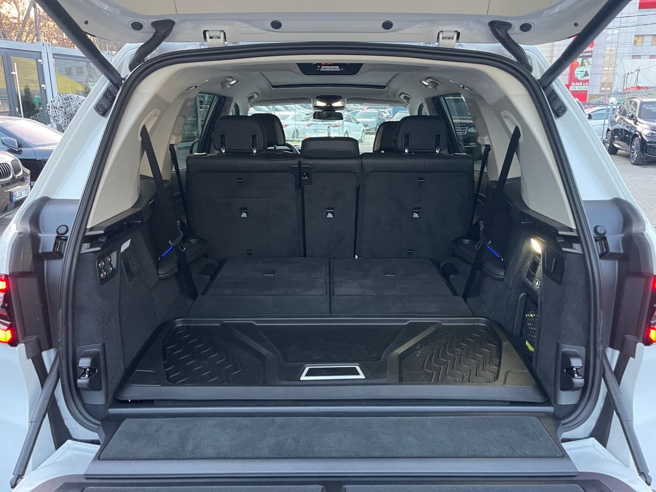 BMW X7 4.0i 2023 — Миниатюра 27