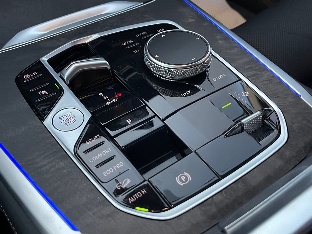 BMW X7 4.0i 2023 — Миниатюра 18