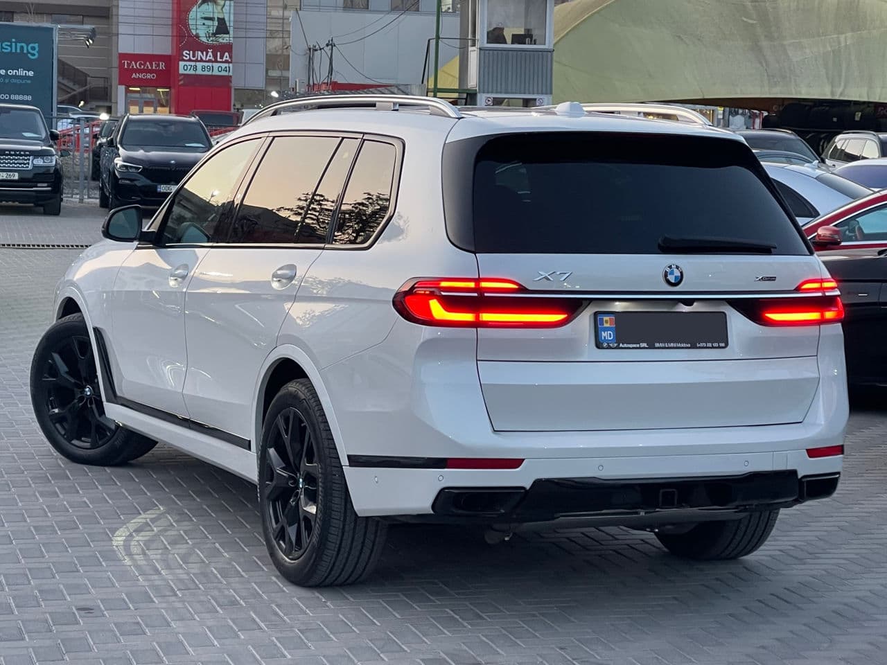BMW X7 4.0i 2023 — Миниатюра 2
