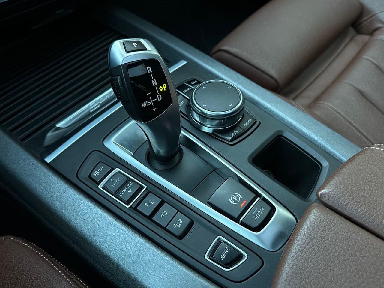 BMW X5 4.0e 2018 — Миниатюра 16