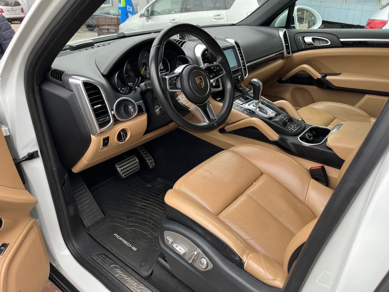 Porsche Cayenne S Hybrid 2015 — Миниатюра 6