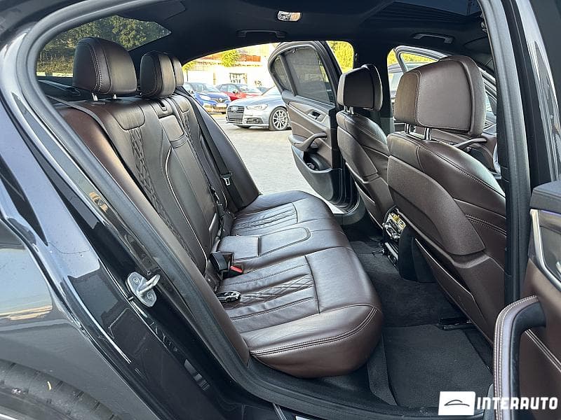 BMW 520 2018 — Миниатюра 12