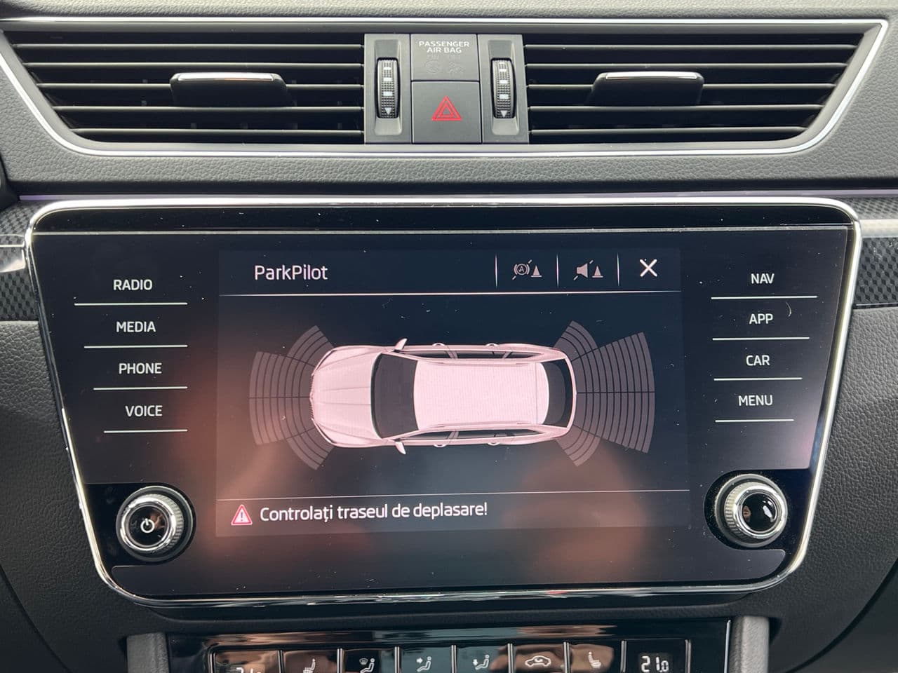 Skoda Superb 2019 — Миниатюра 9