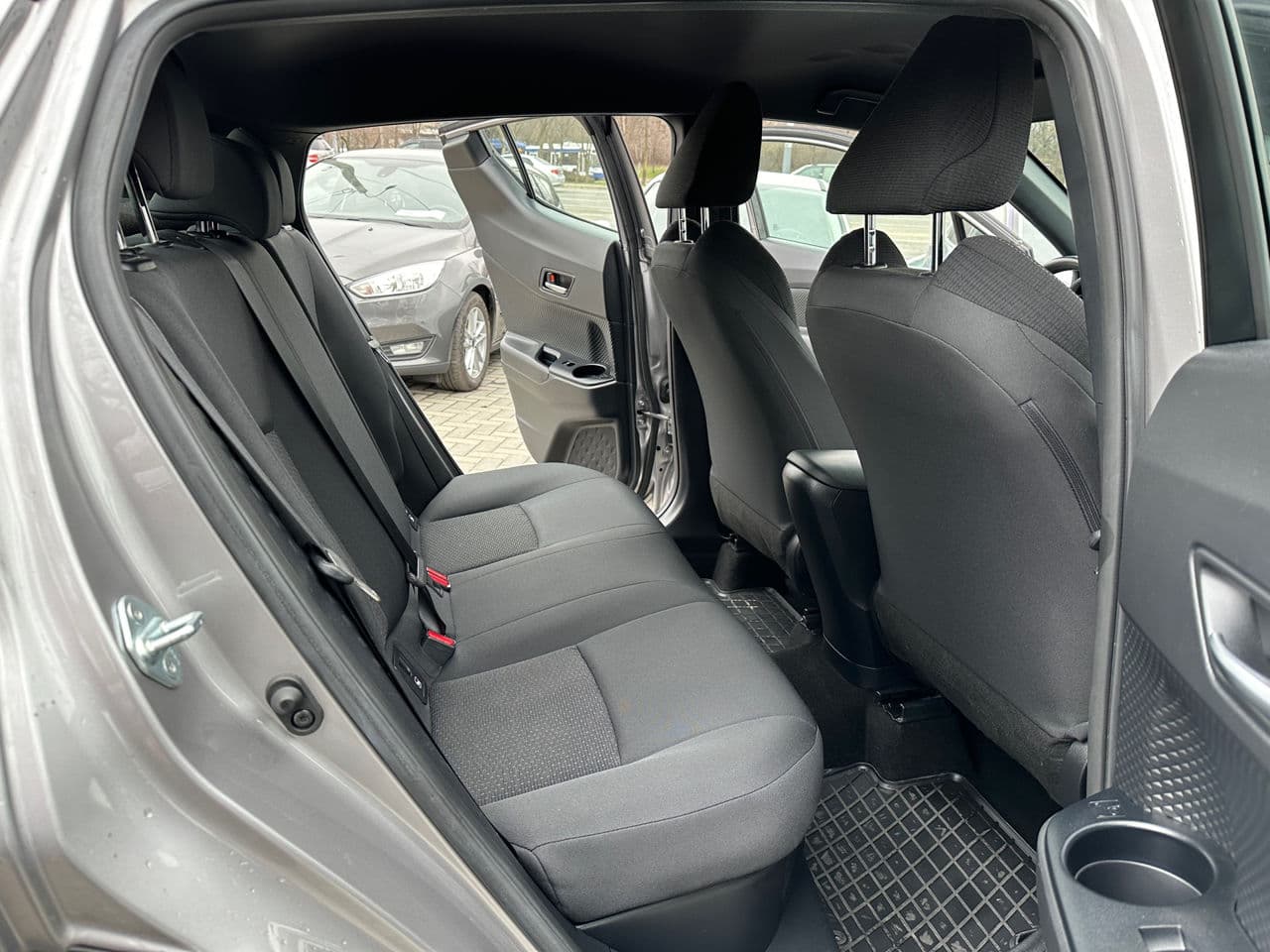 Toyota C-HR 2019 — Миниатюра 13