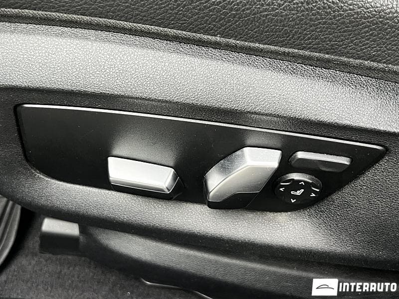 2017 BMW 540 — Miniatură 15