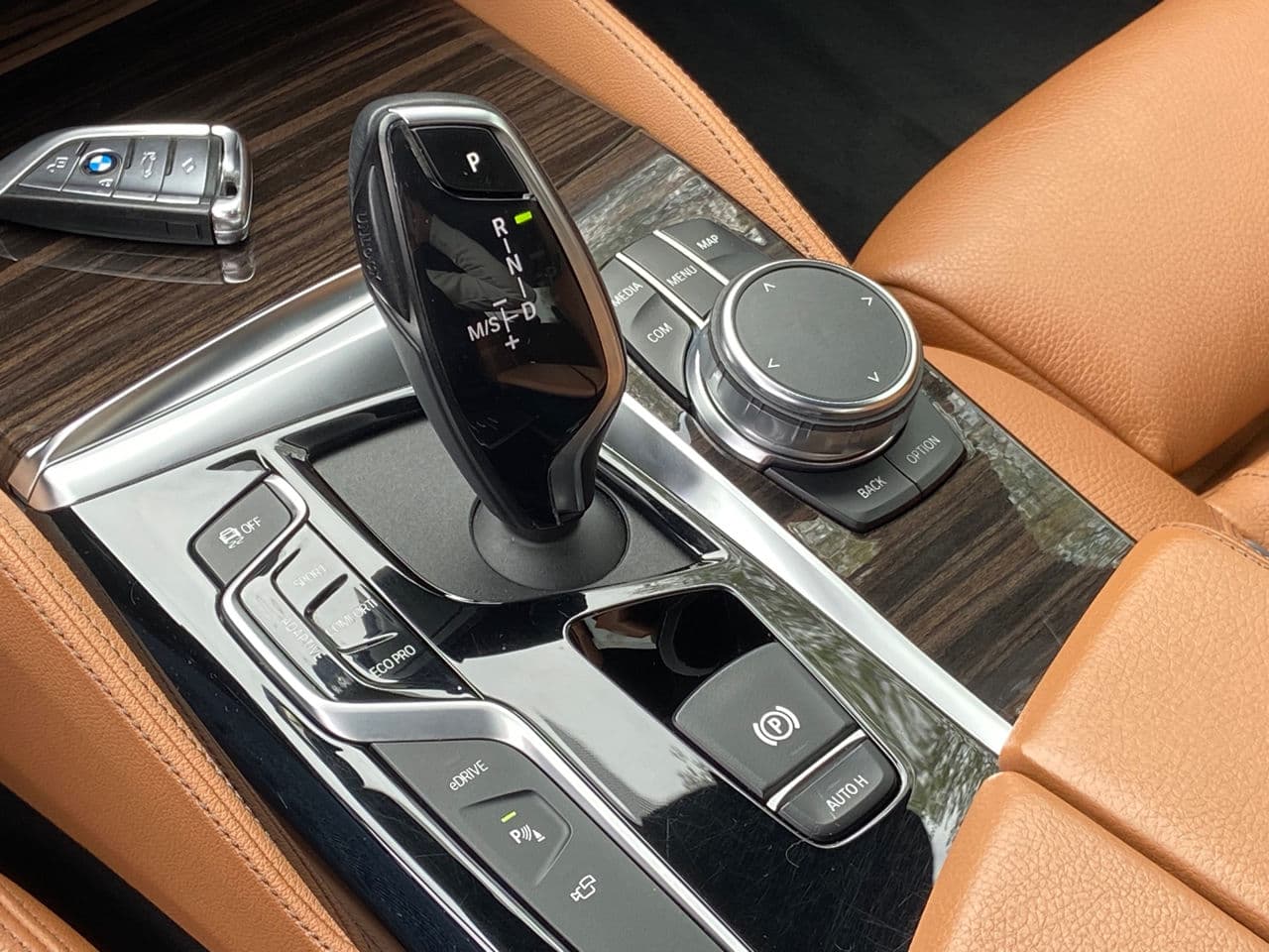 BMW 530e 2018 — Миниатюра 19