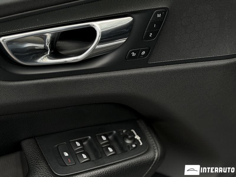 Volvo XC 60 2017 — Миниатюра 6