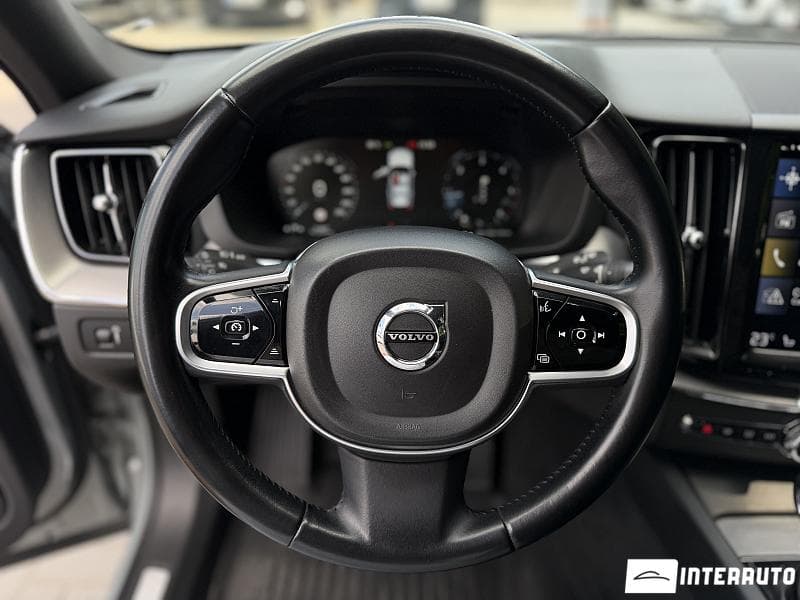 Volvo XC 60 2017 — Миниатюра 9