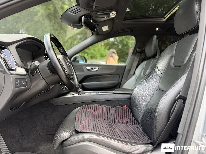 Volvo XC 60 2017 — Миниатюра 8