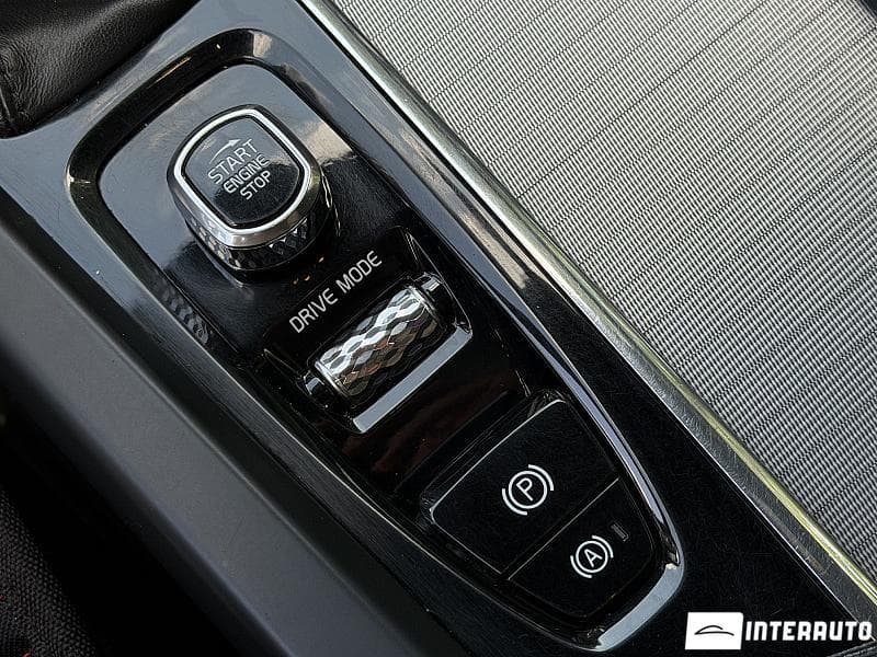 Volvo XC 60 2017 — Миниатюра 14