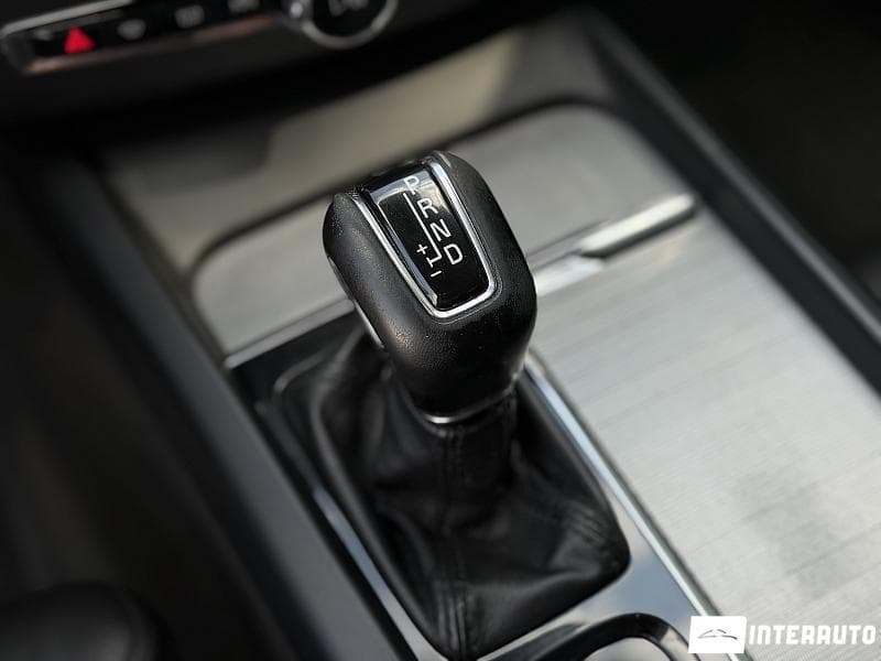 Volvo XC 60 2017 — Миниатюра 13