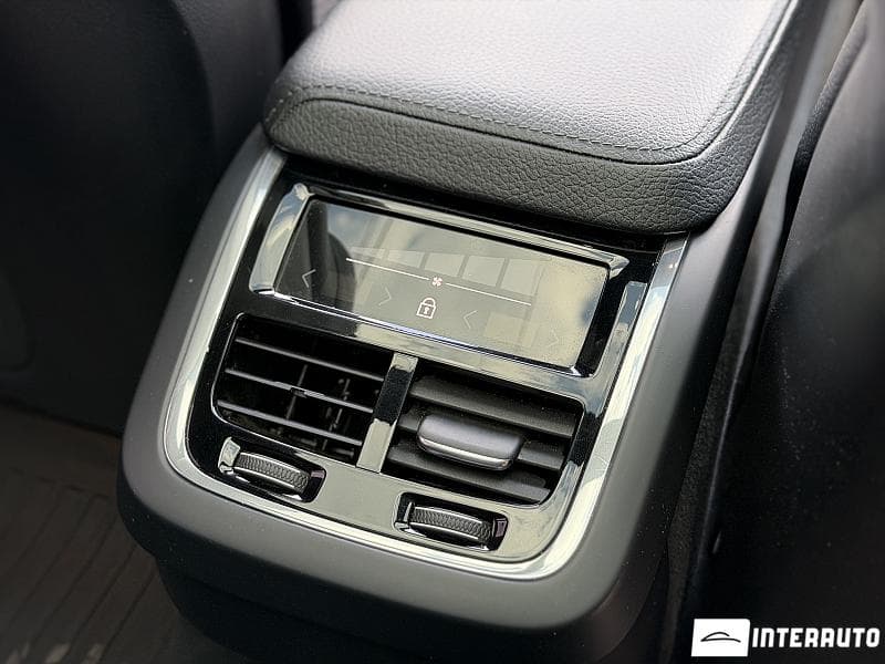 Volvo XC 60 2017 — Миниатюра 19