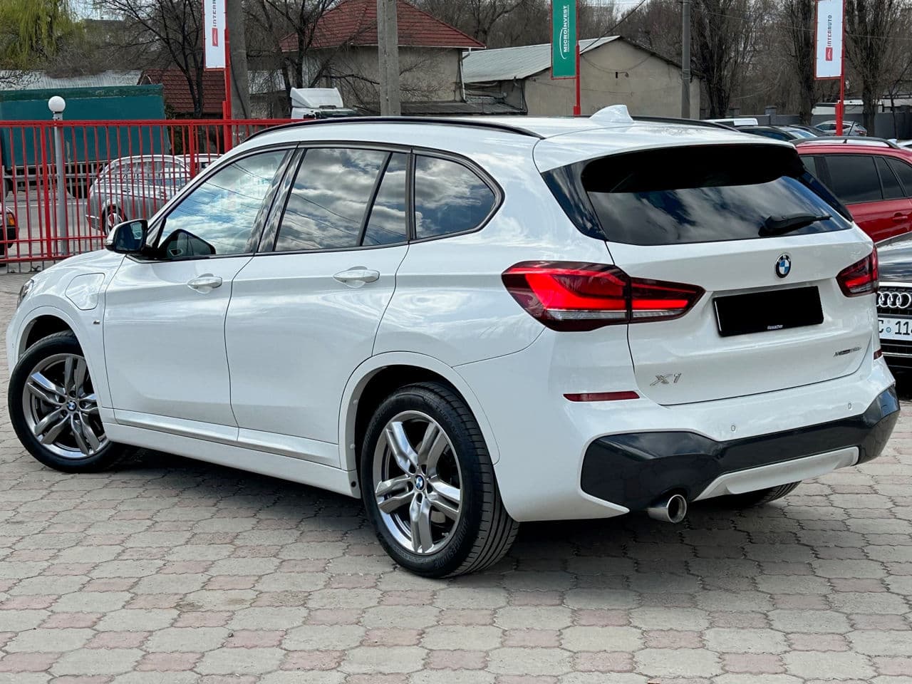 2020 BMW X1 2.5e — Miniatură 2