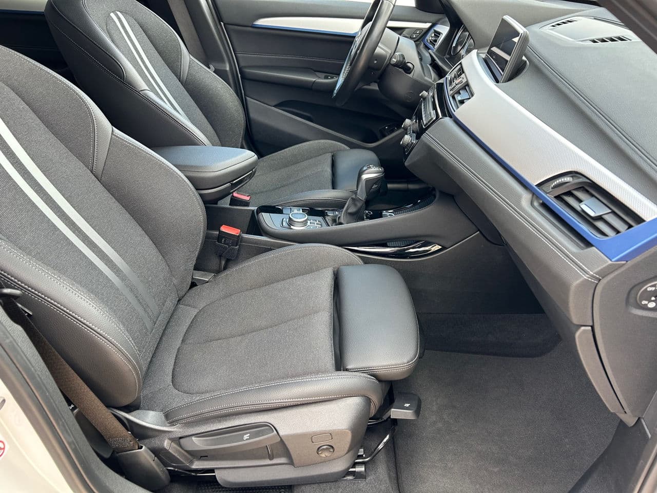 2020 BMW X1 2.5e — Miniatură 15