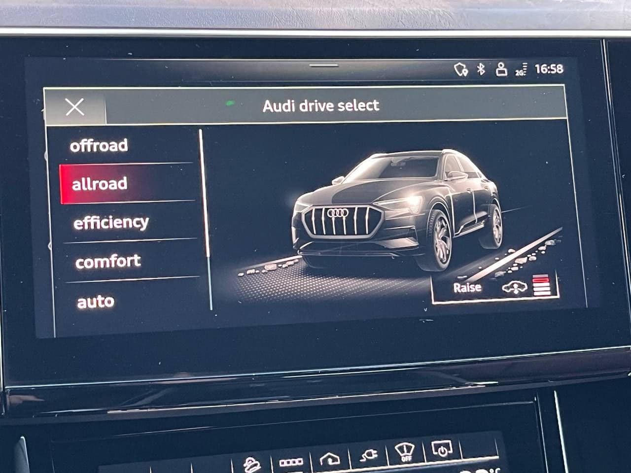 Audi E-tron Sportback 2022 — Миниатюра 9