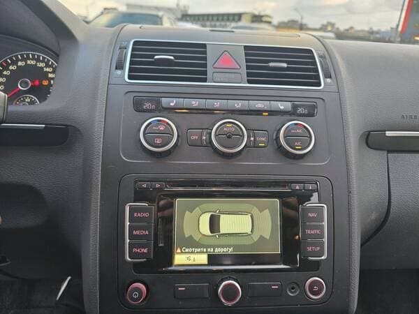 2014 Volkswagen Touran — Miniatură 10