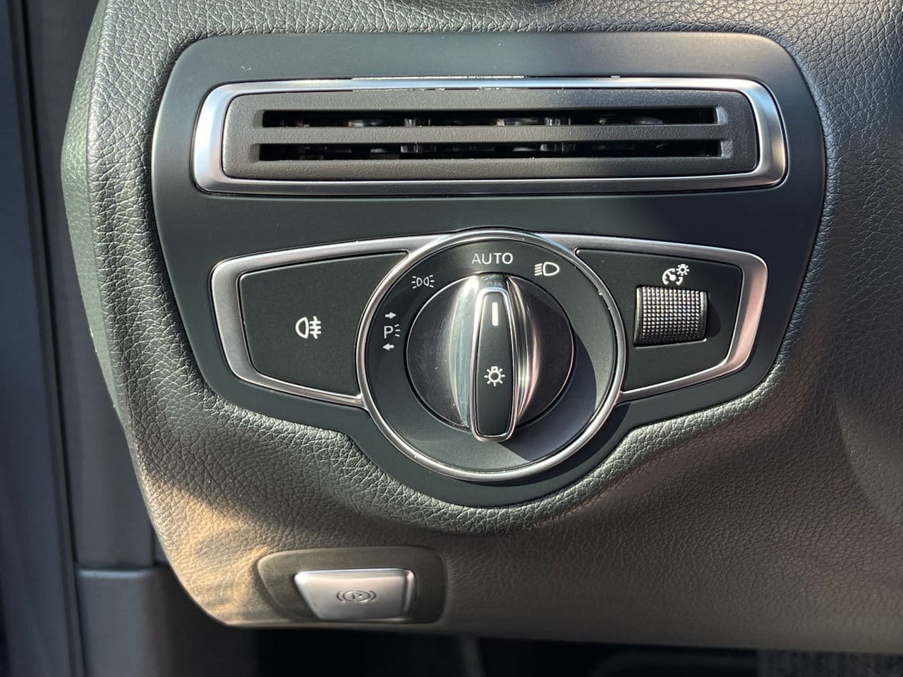 Mercedes C 220 2017 — Миниатюра 15