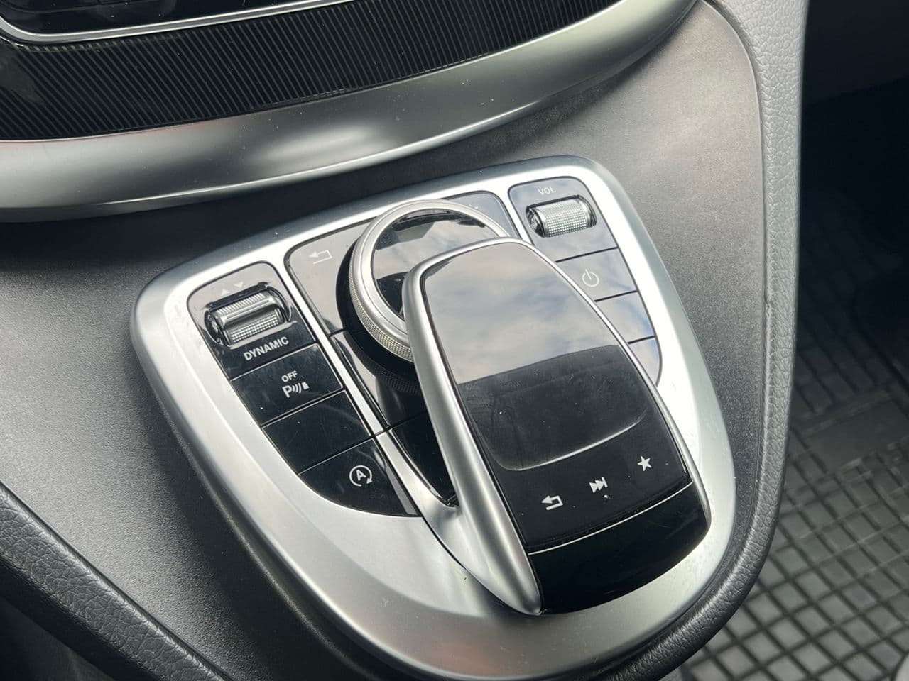 Mercedes V 250 2017 — Миниатюра 13