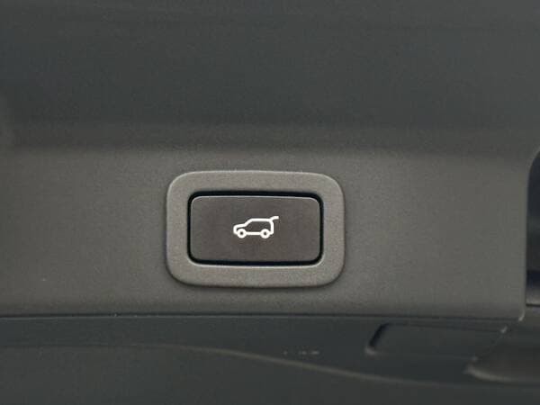 2017 Jaguar F-Pace — Miniatură 25