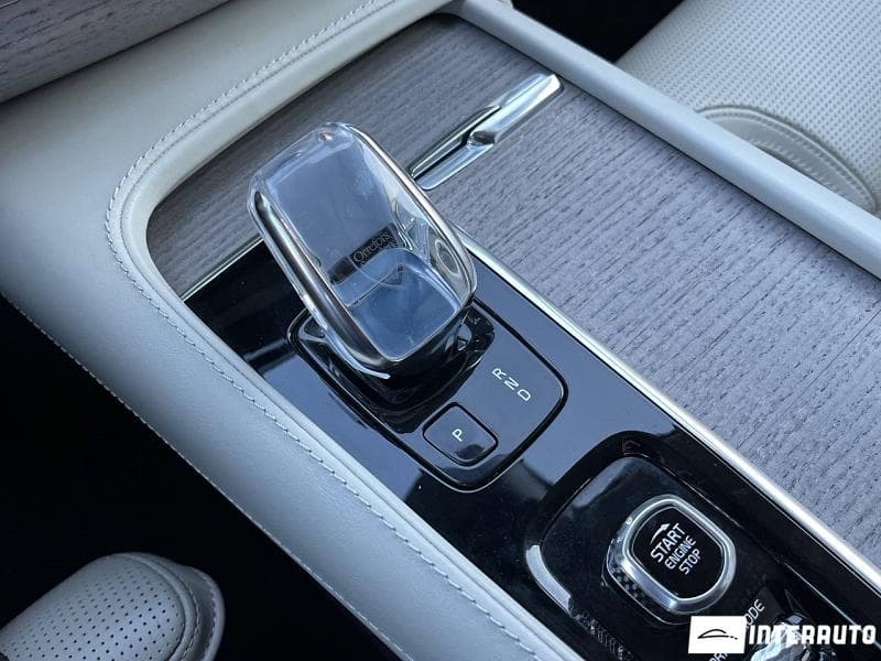 Volvo XC 90 2020 — Миниатюра 12