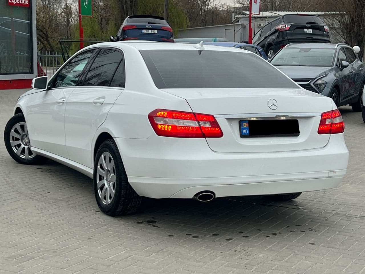 Mercedes E 200 2012 — Миниатюра 2