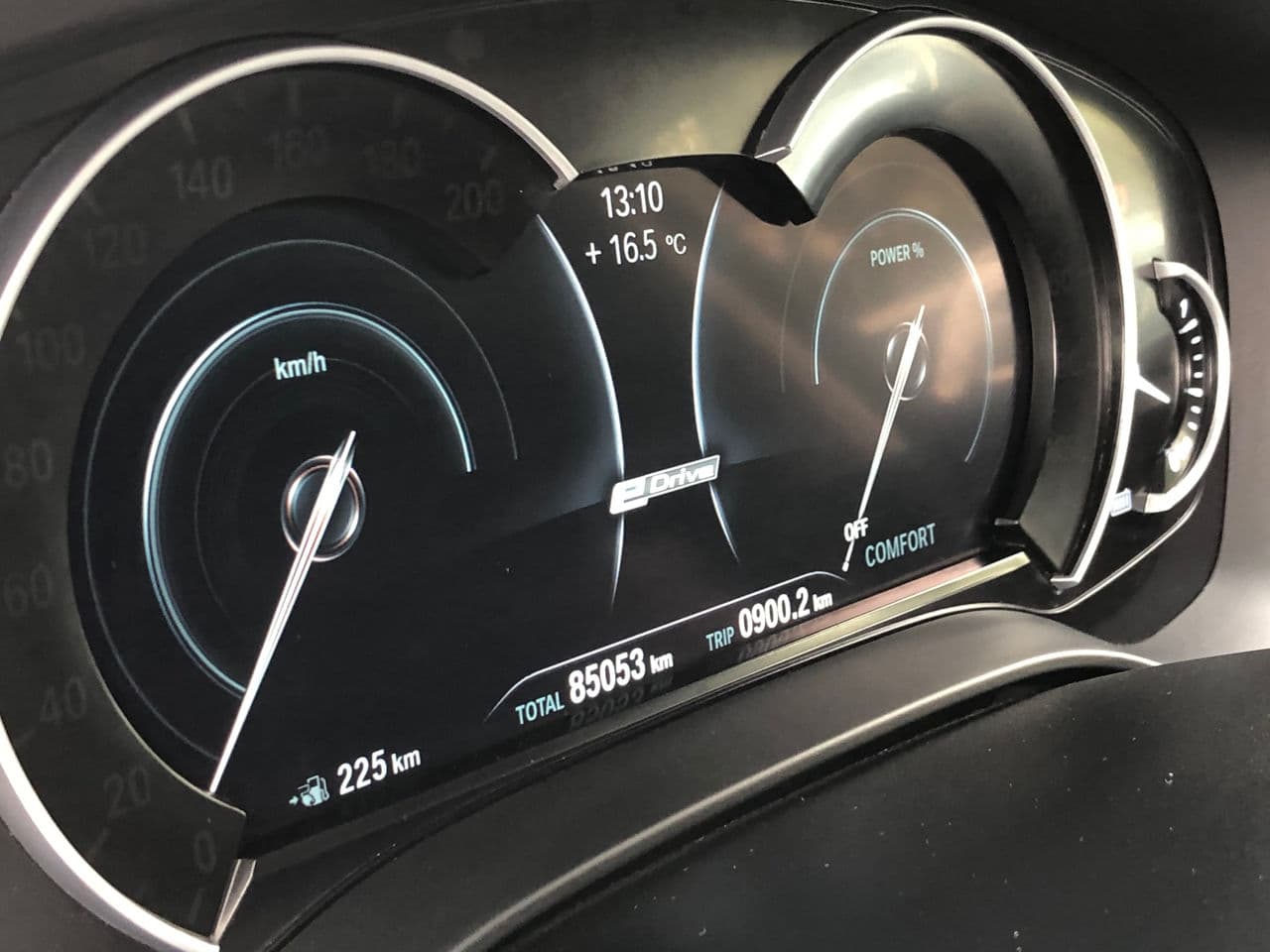 BMW 530e 2017 — Миниатюра 12