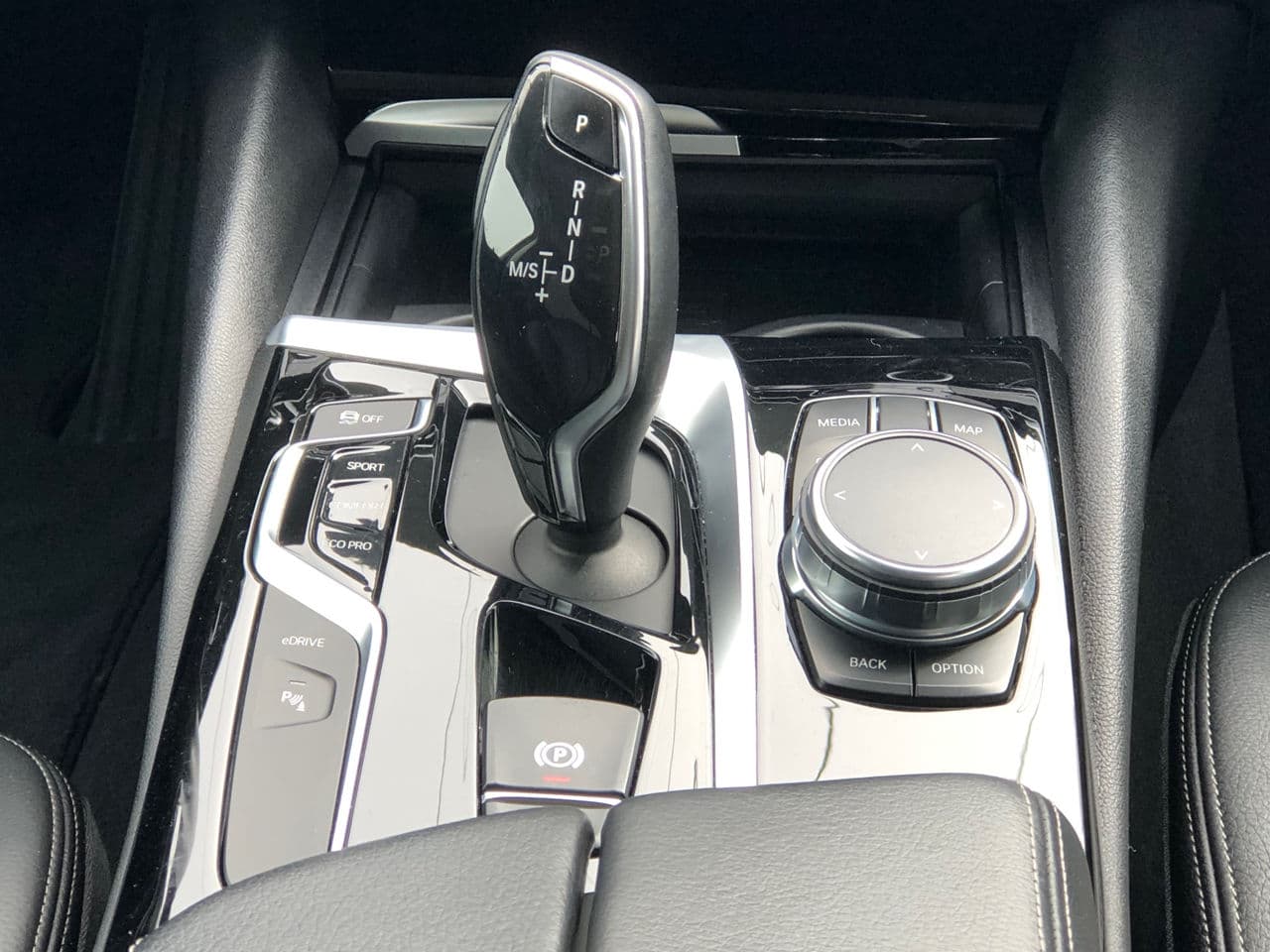BMW 530e 2017 — Миниатюра 15
