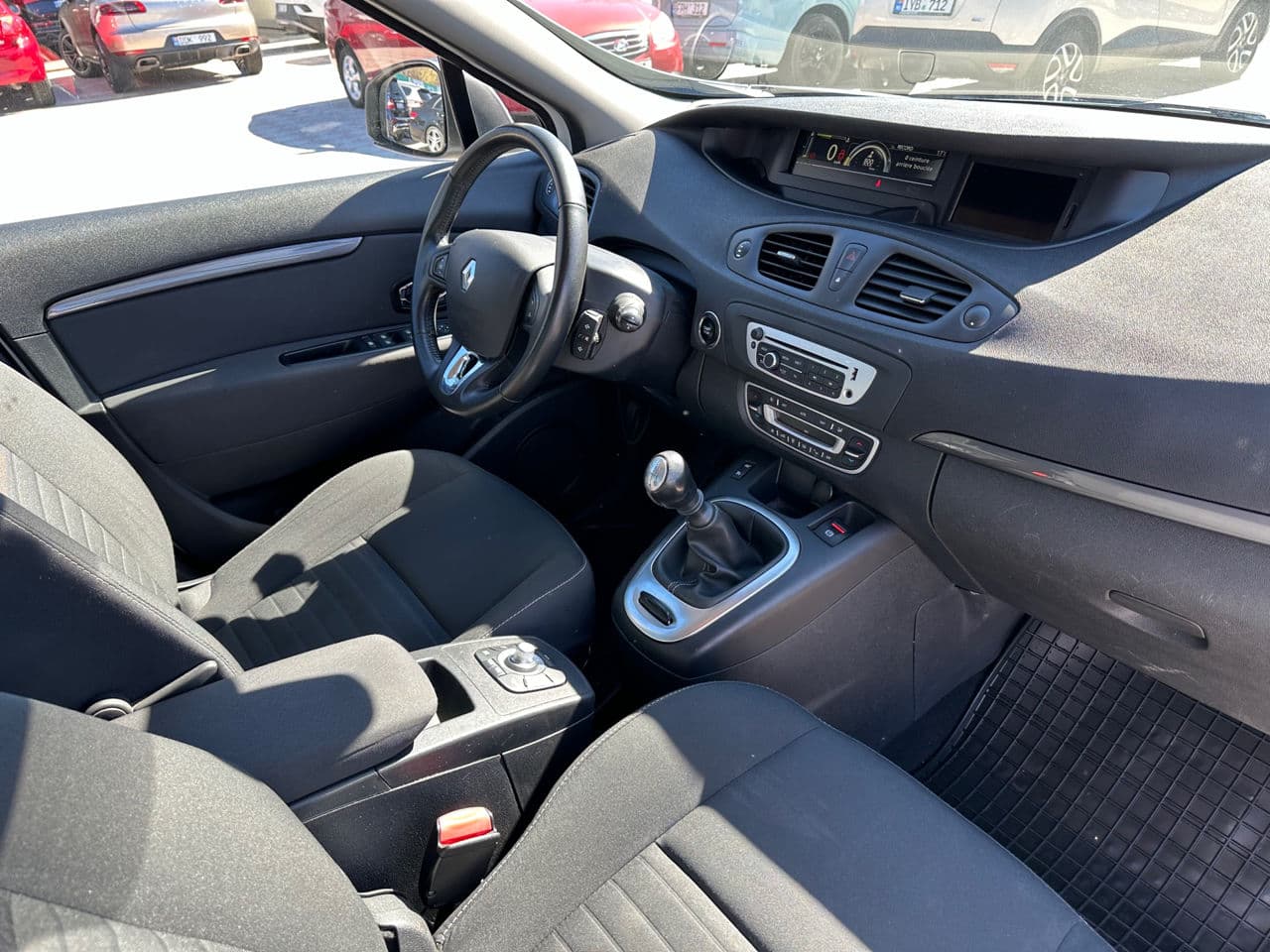 Renault Scenic 2015 — Миниатюра 19