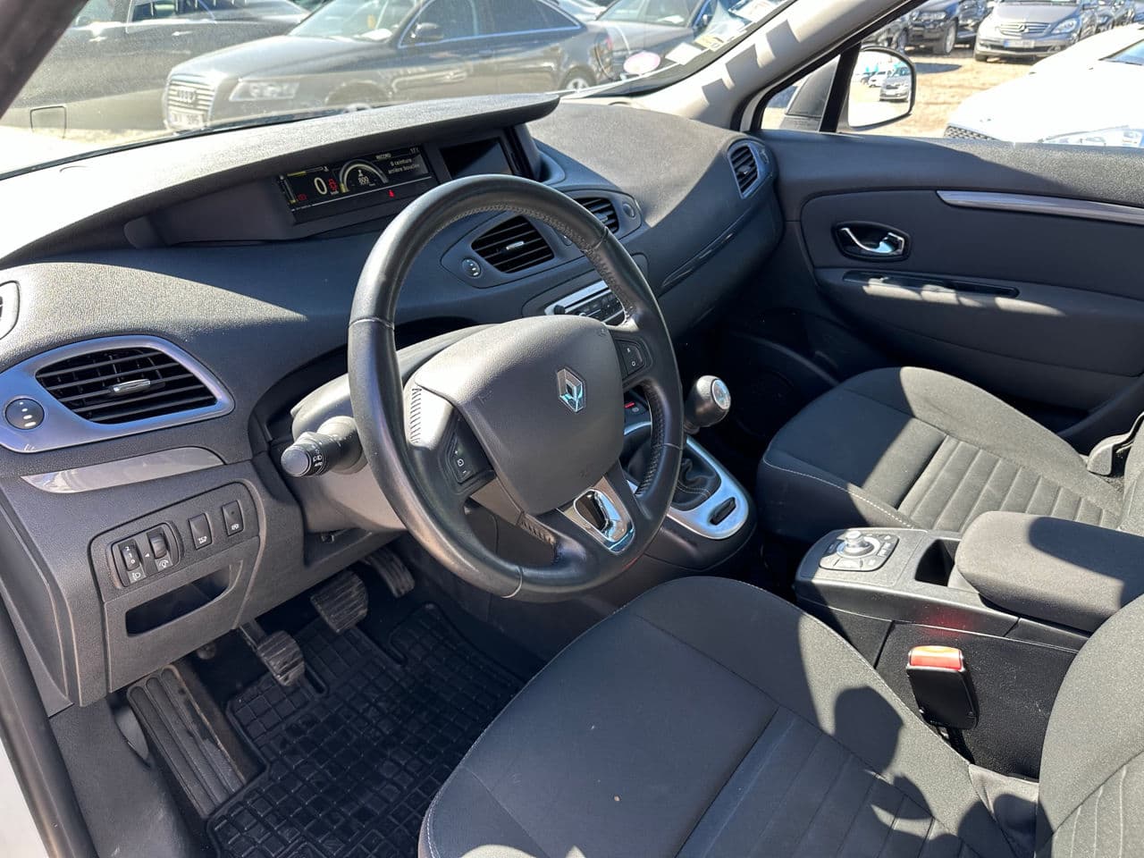 Renault Scenic 2015 — Миниатюра 8