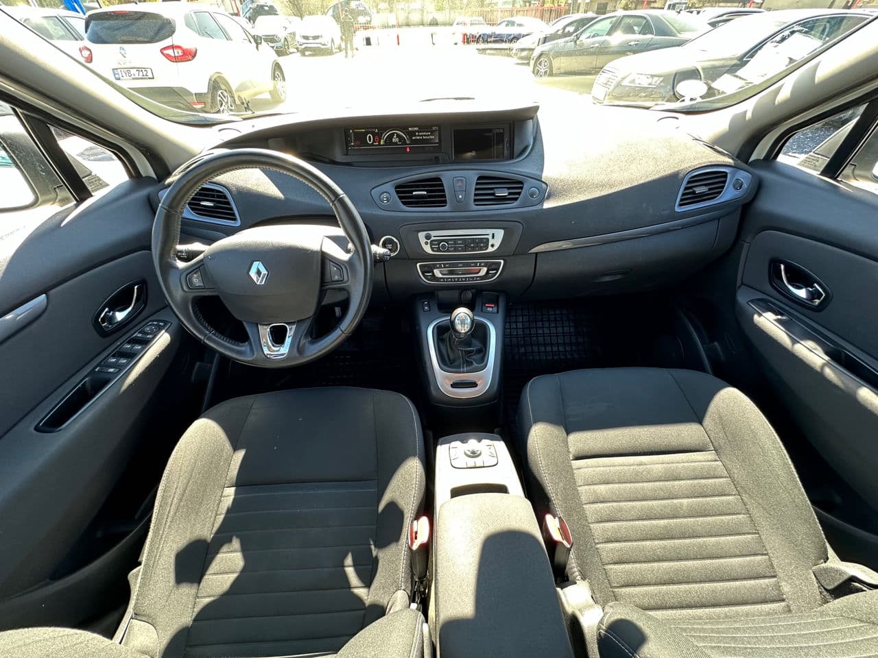 Renault Scenic 2015 — Миниатюра 9