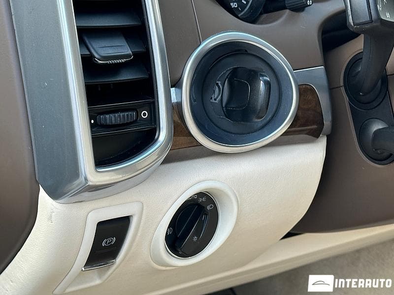 Porsche Cayenne S Hybrid 2011 — Миниатюра 13