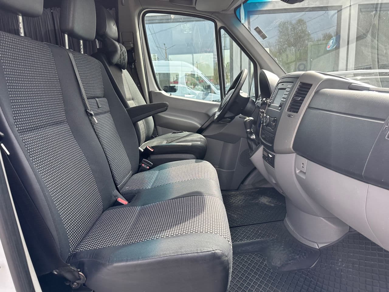 Mercedes Sprinter 2017 — Миниатюра 15