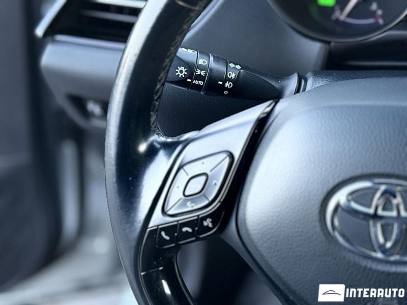 Toyota C-HR 2018 — Миниатюра 11