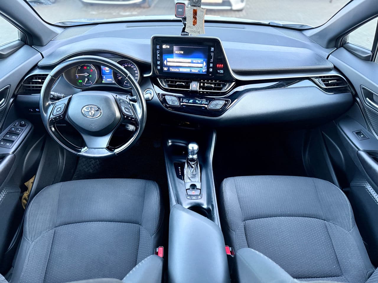 Toyota C-HR 2018 — Миниатюра 7
