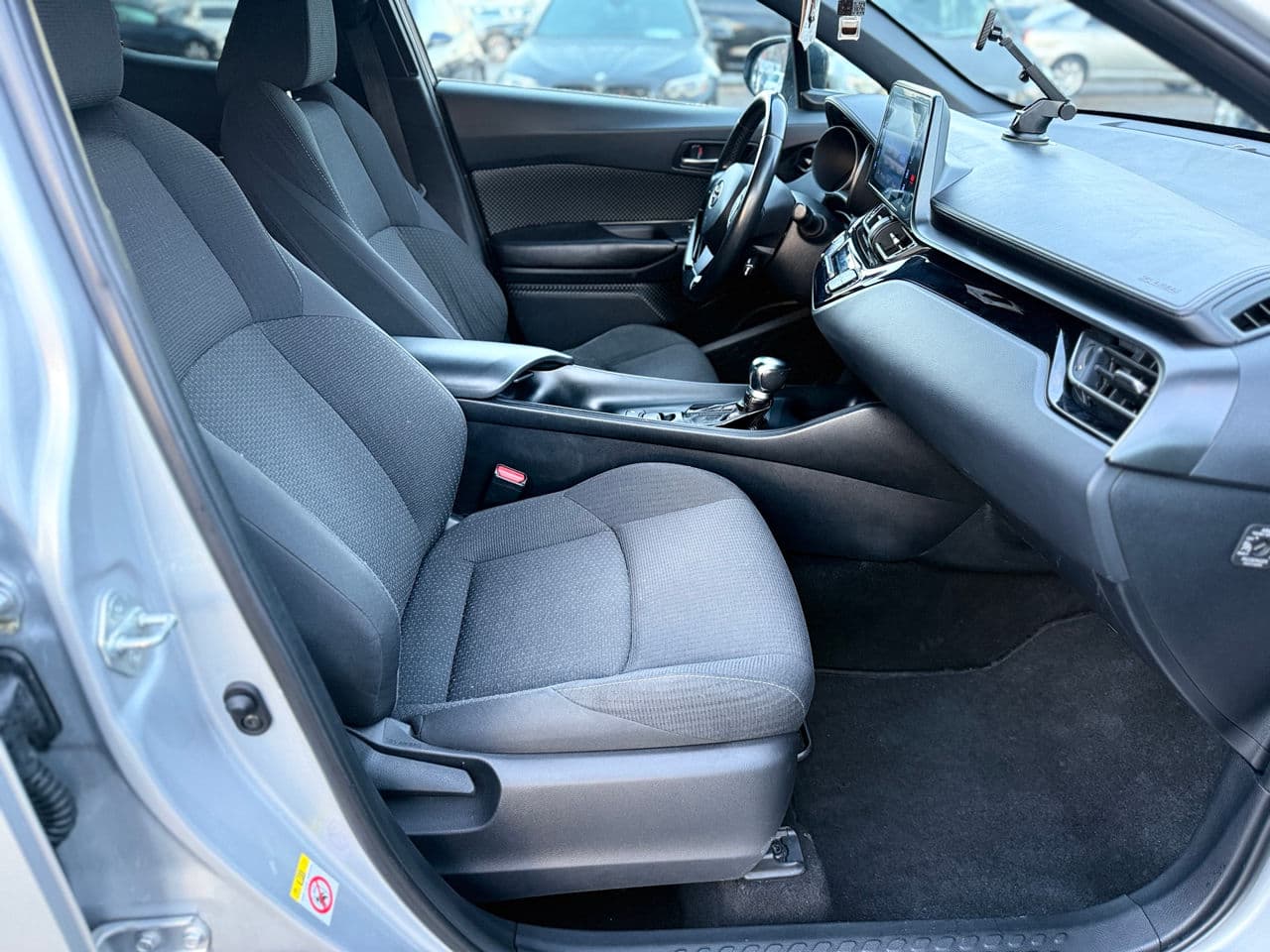 Toyota C-HR 2018 — Миниатюра 16
