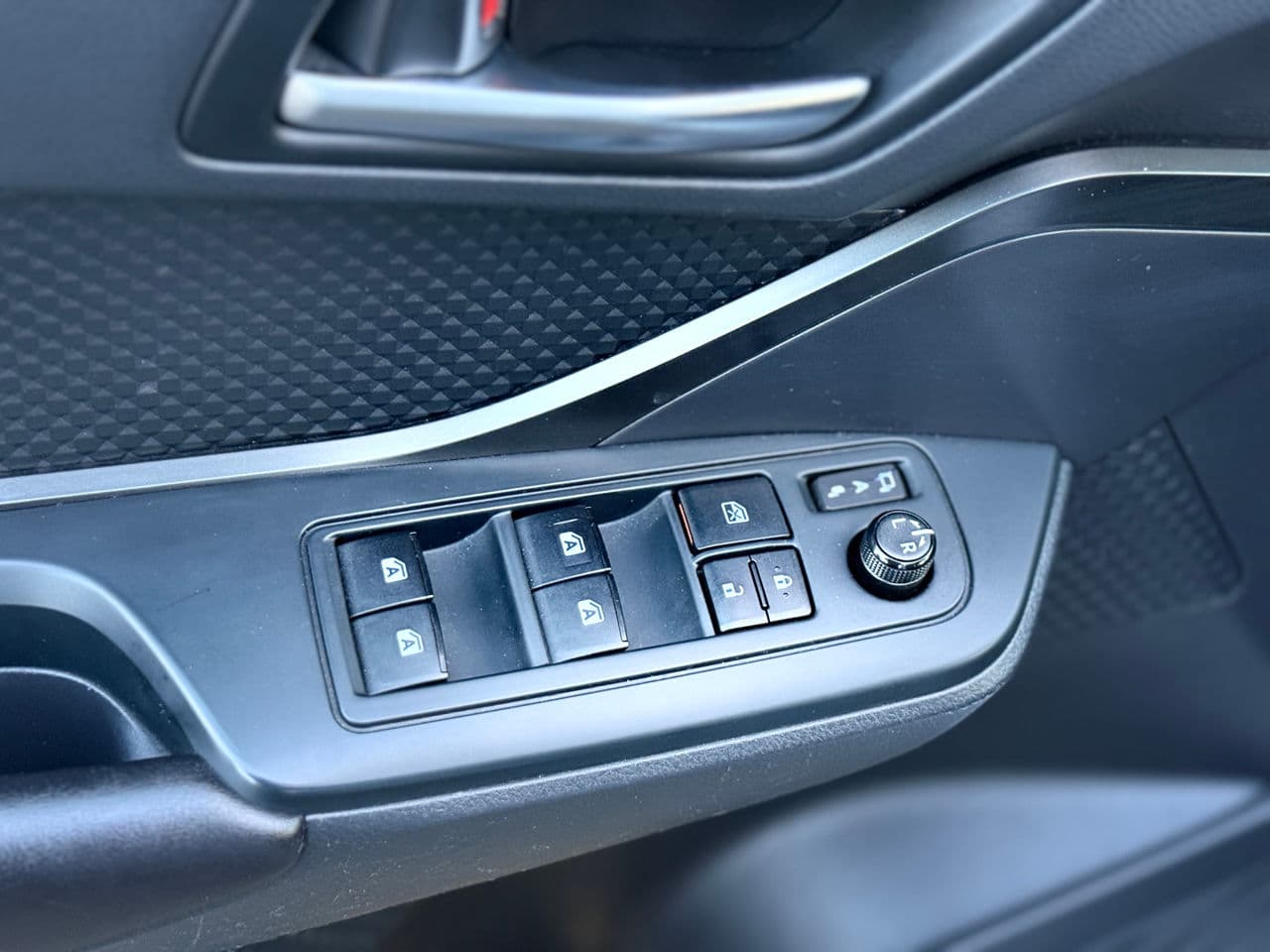 Toyota C-HR 2018 — Миниатюра 6