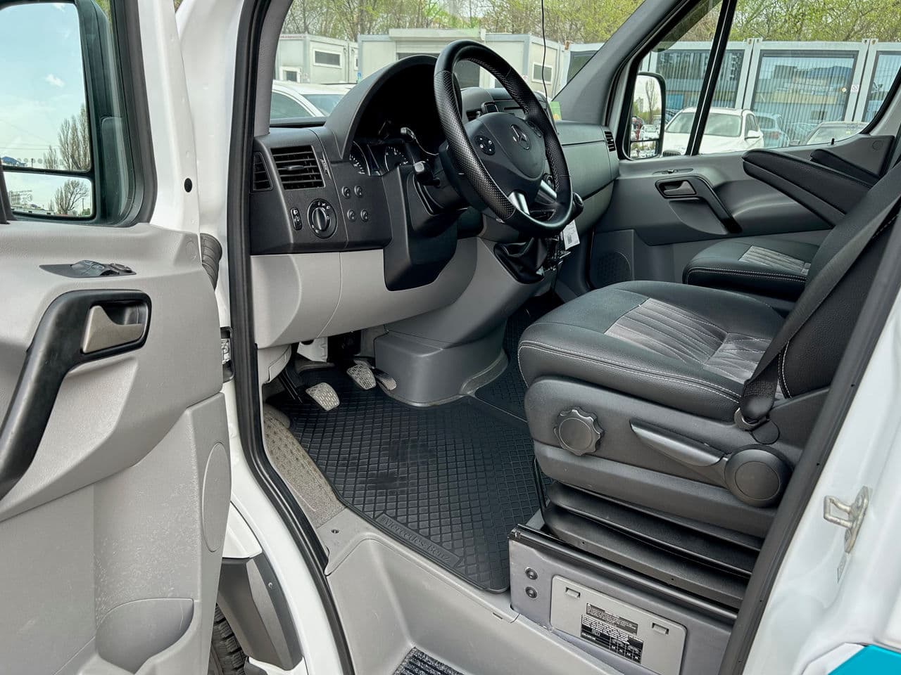 Mercedes Sprinter 2018 — Миниатюра 5