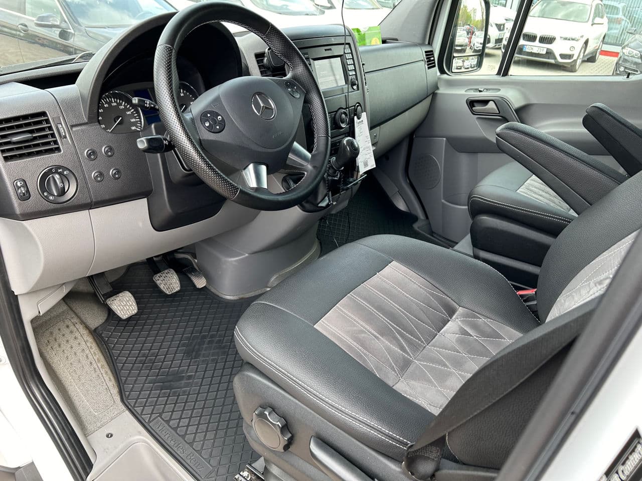 Mercedes Sprinter 2018 — Миниатюра 7