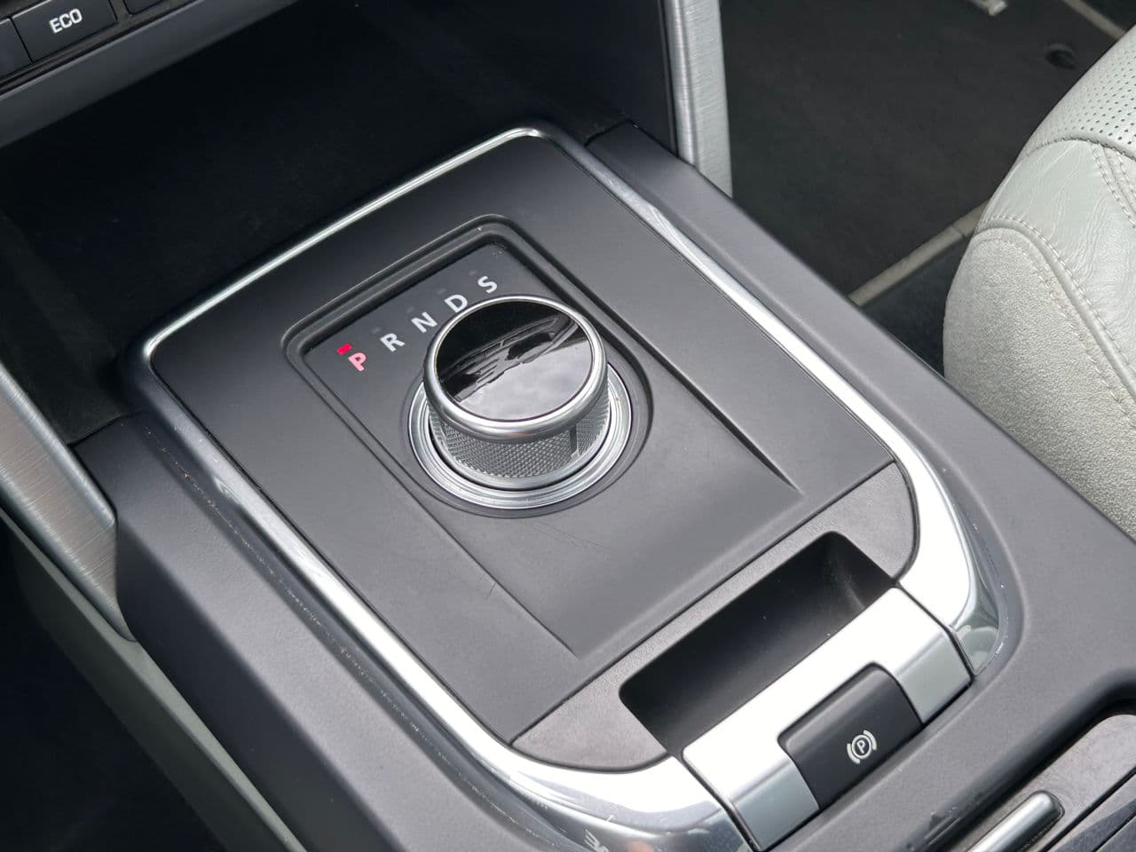 Land Rover Discovery Sport 2015 — Миниатюра 15