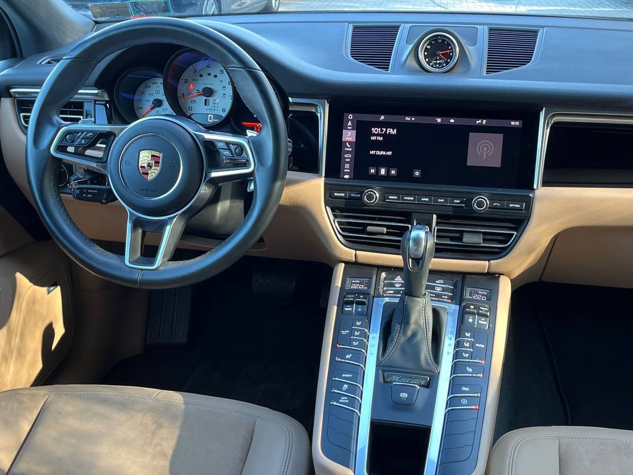 Porsche Macan 2021 — Миниатюра 10