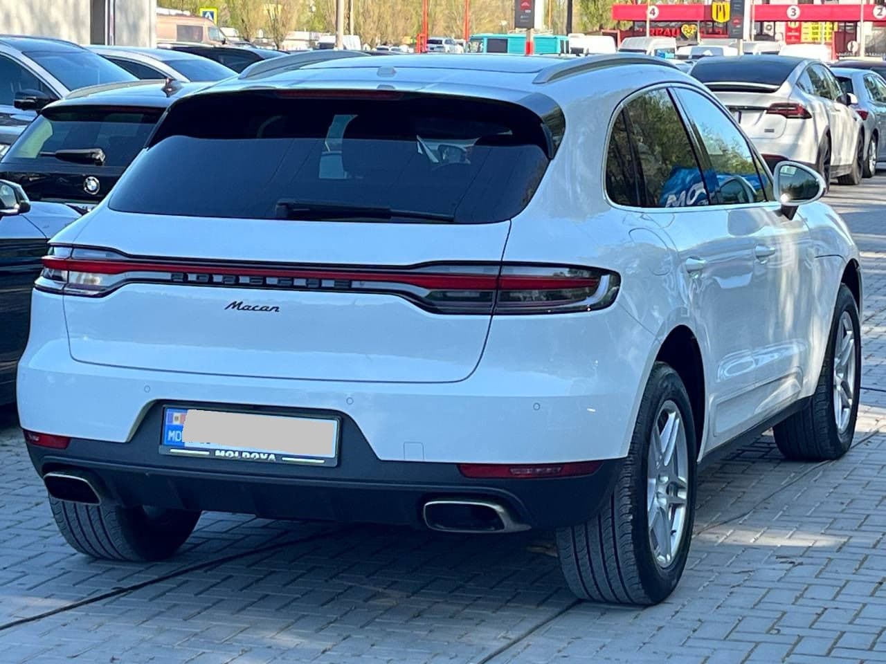 Porsche Macan 2021 — Миниатюра 2