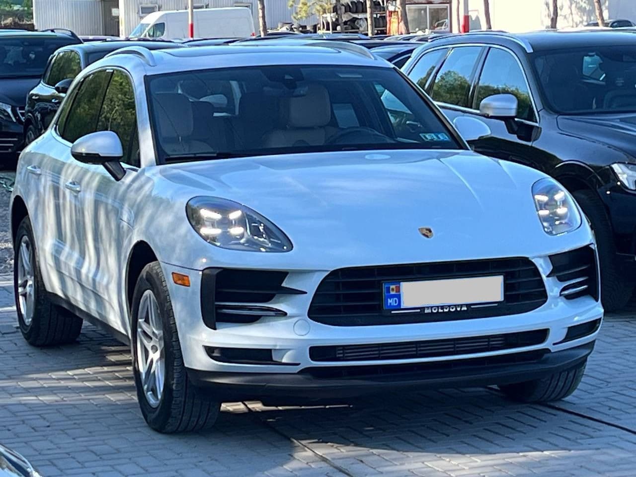 Porsche Macan 2021 — Миниатюра 3