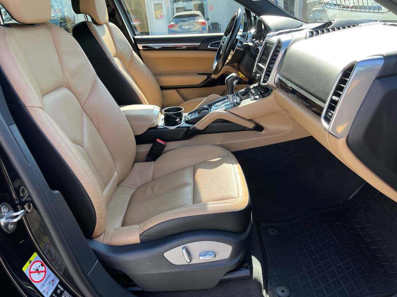 Porsche Cayenne 2017 — Миниатюра 14