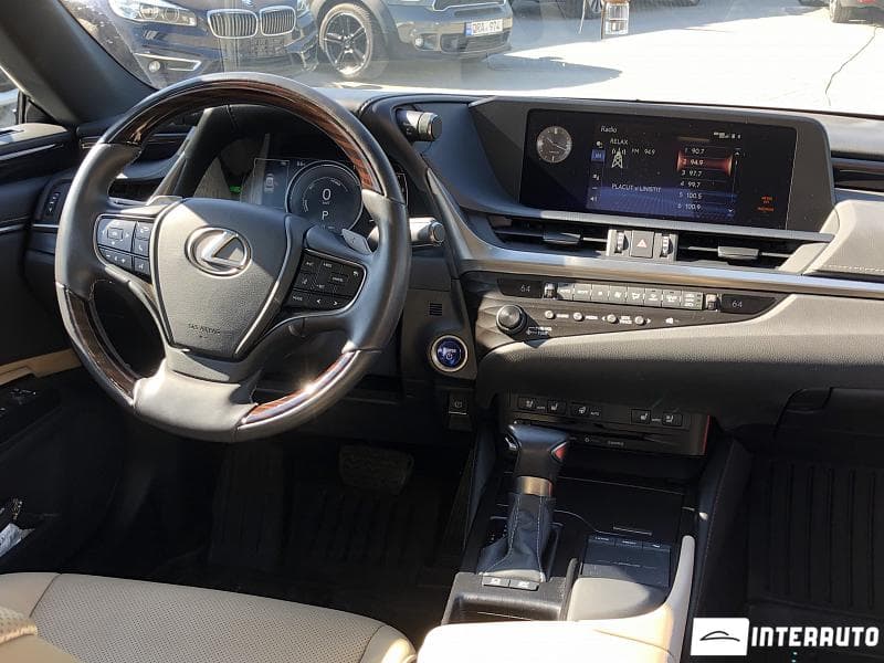 Lexus ES 300h 2020 — Миниатюра 11