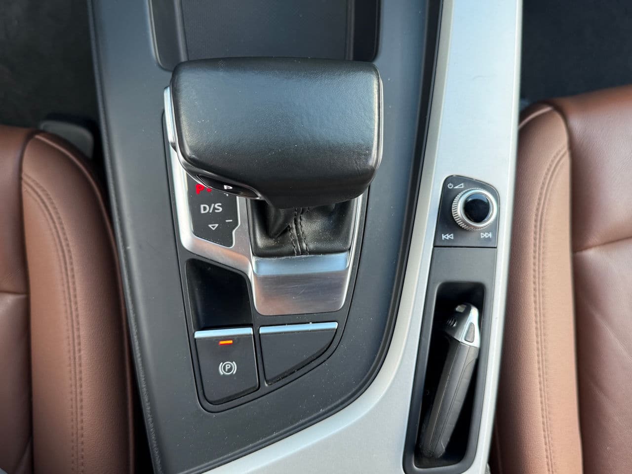 Audi A4 2020 — Миниатюра 11