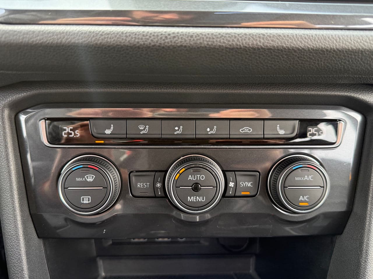 Volkswagen Tiguan 2020 — Миниатюра 12
