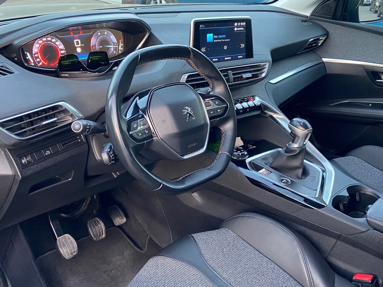 Peugeot 3008 2018 — Миниатюра 8